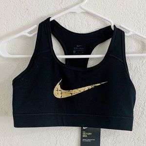 Nike (NWT) victory sports bra with gold swoosh